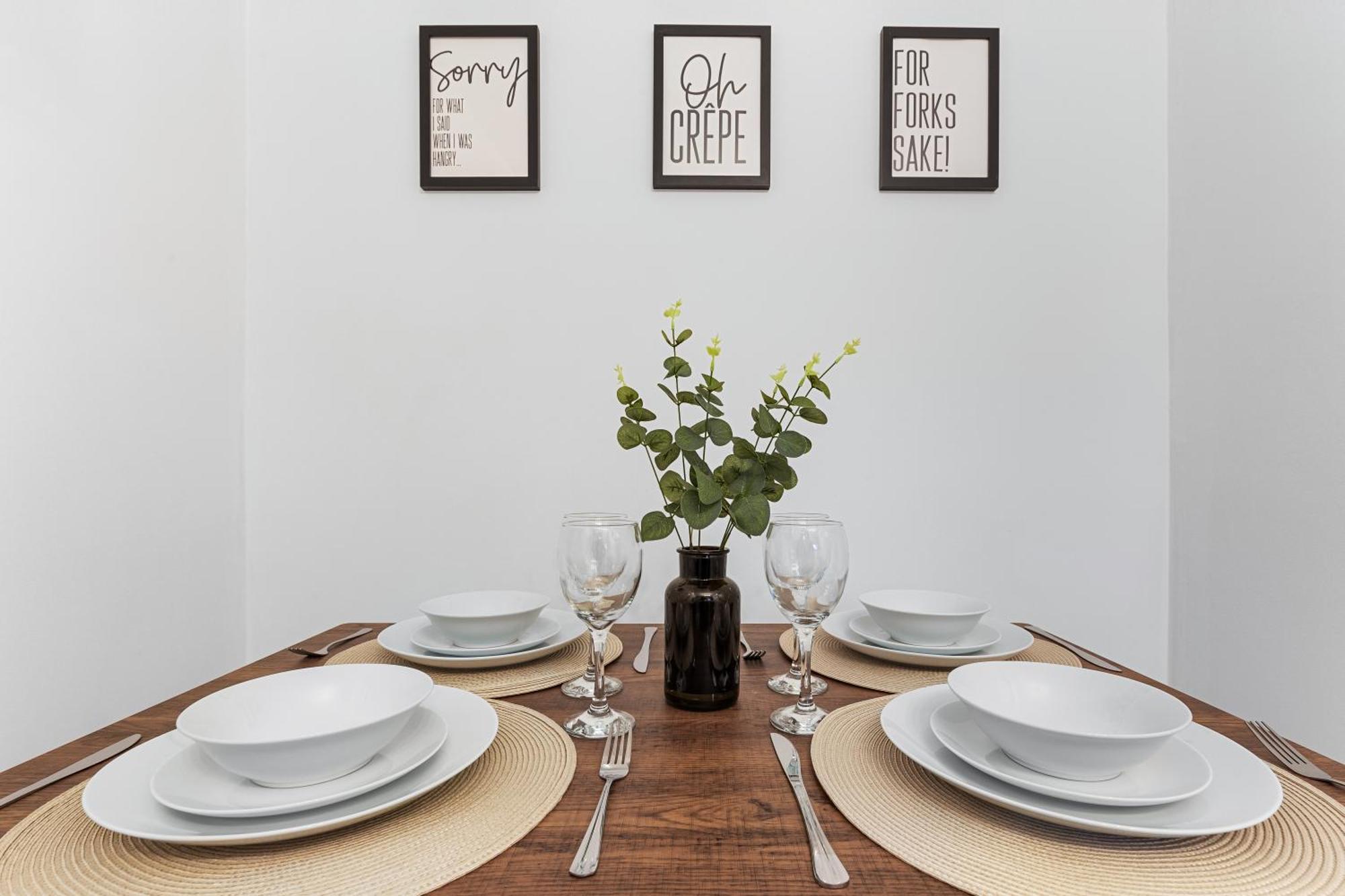 Central & Modern 1 Bed Apartment - 3Min To Train Station & Sleeps 4 - The Holloway Suite Londres